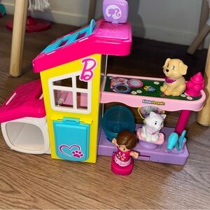 Fisher-Price Little People Barbie Play and Care Pet Spa Playset